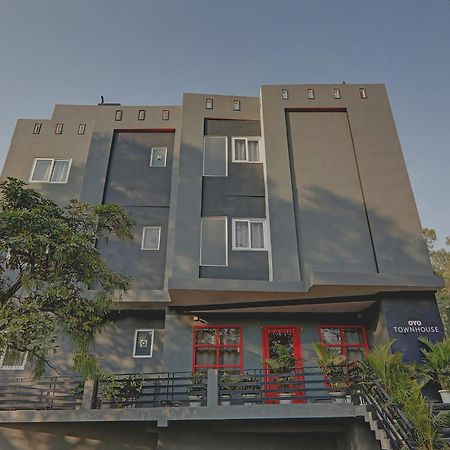 Super Townhouse 139 Ashiyana Smriti Upvan Near Emerald Mall Lucknow Bijnaur Екстер'єр фото