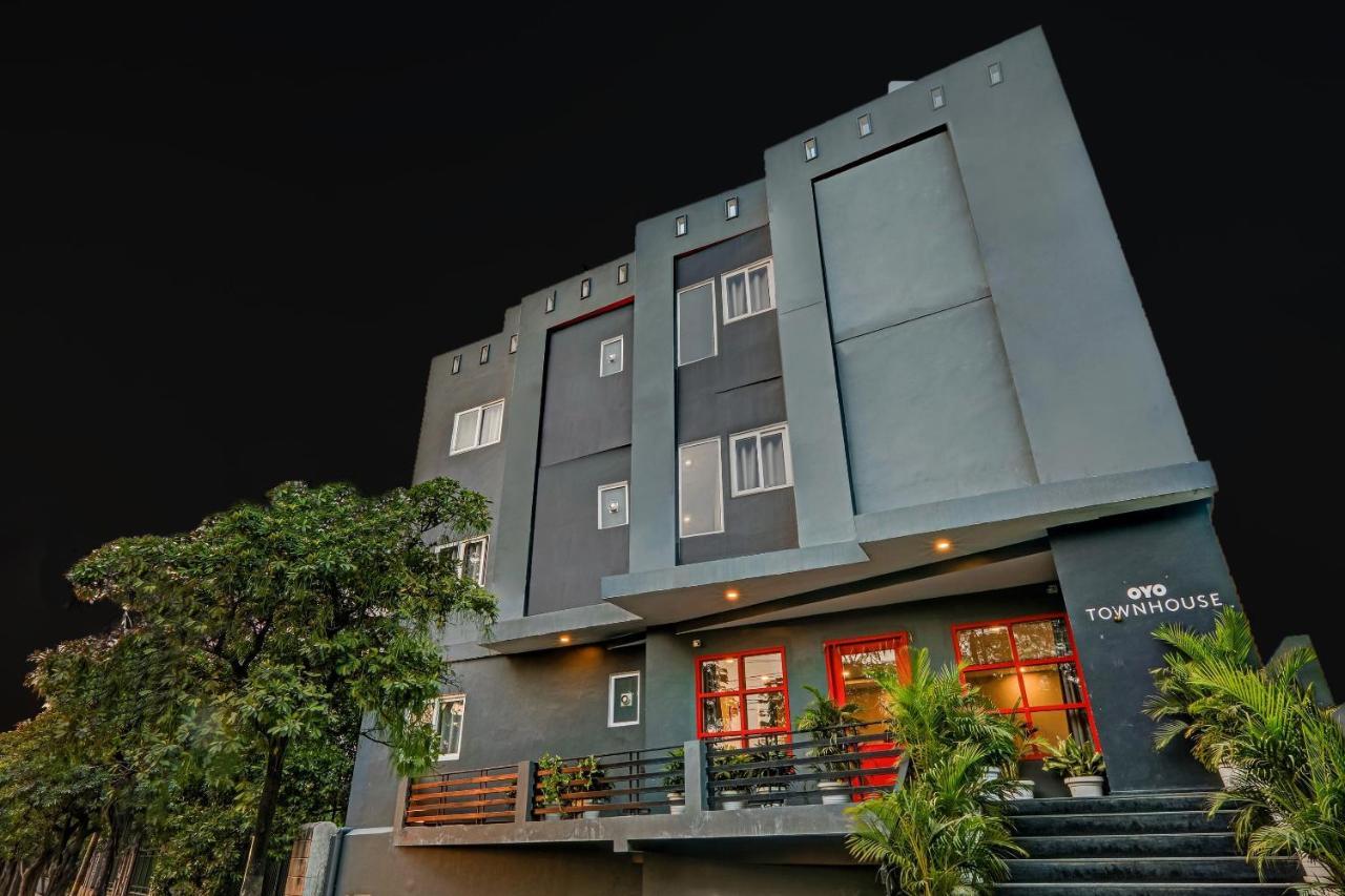 Super Townhouse 139 Ashiyana Smriti Upvan Near Emerald Mall Lucknow Bijnaur Екстер'єр фото