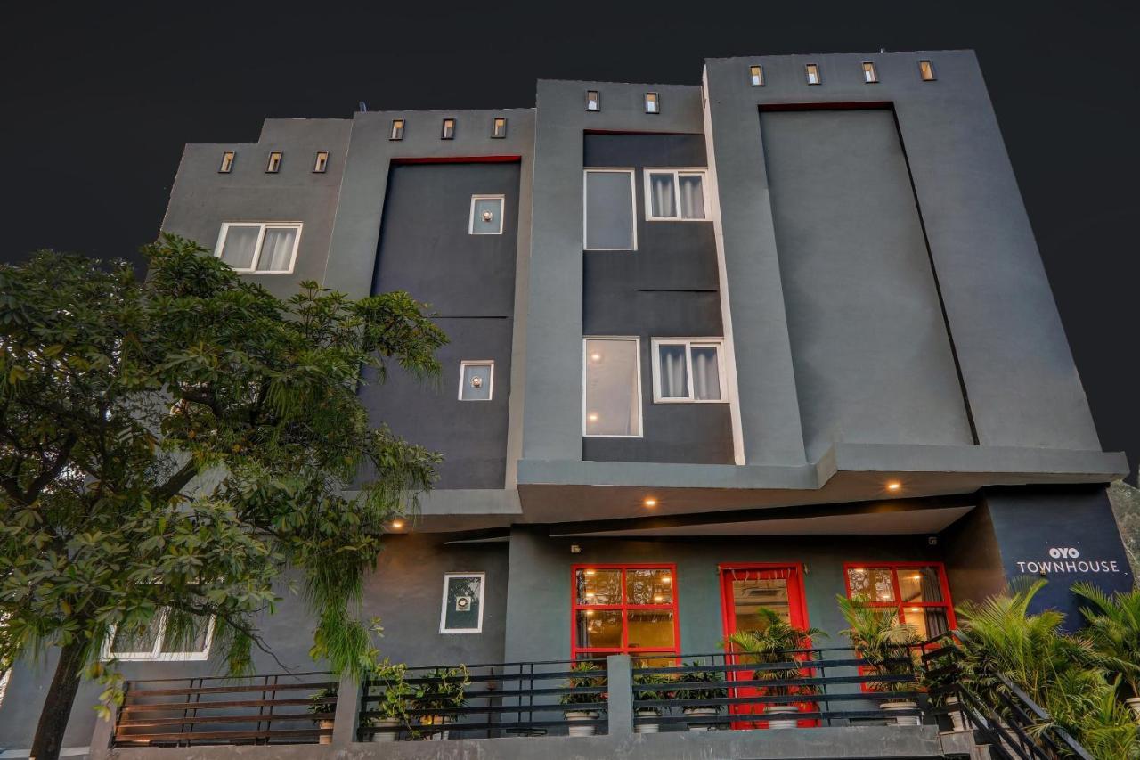 Super Townhouse 139 Ashiyana Smriti Upvan Near Emerald Mall Lucknow Bijnaur Екстер'єр фото