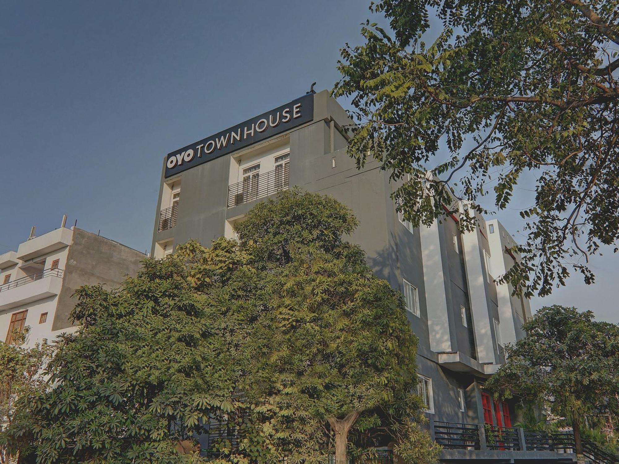 Super Townhouse 139 Ashiyana Smriti Upvan Near Emerald Mall Lucknow Bijnaur Екстер'єр фото