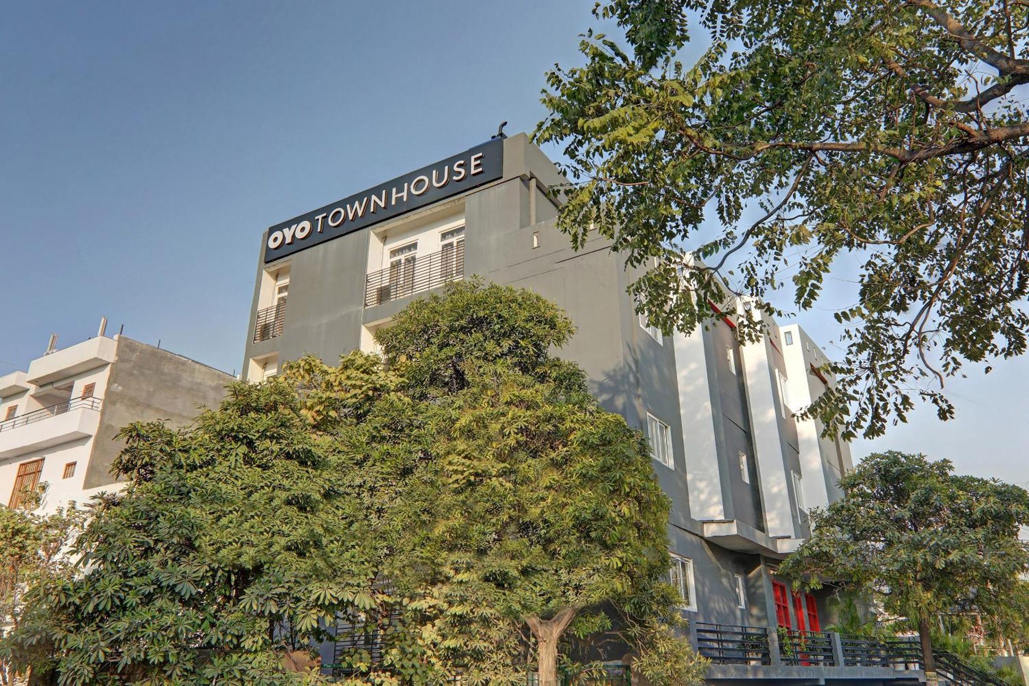 Super Townhouse 139 Ashiyana Smriti Upvan Near Emerald Mall Lucknow Bijnaur Екстер'єр фото